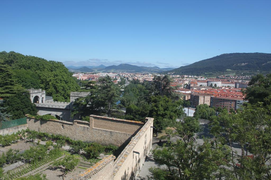Alda Centro Pamplona Hotel Room photo